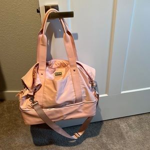 Madden girl pink blush duffel bag weekender detachable strap